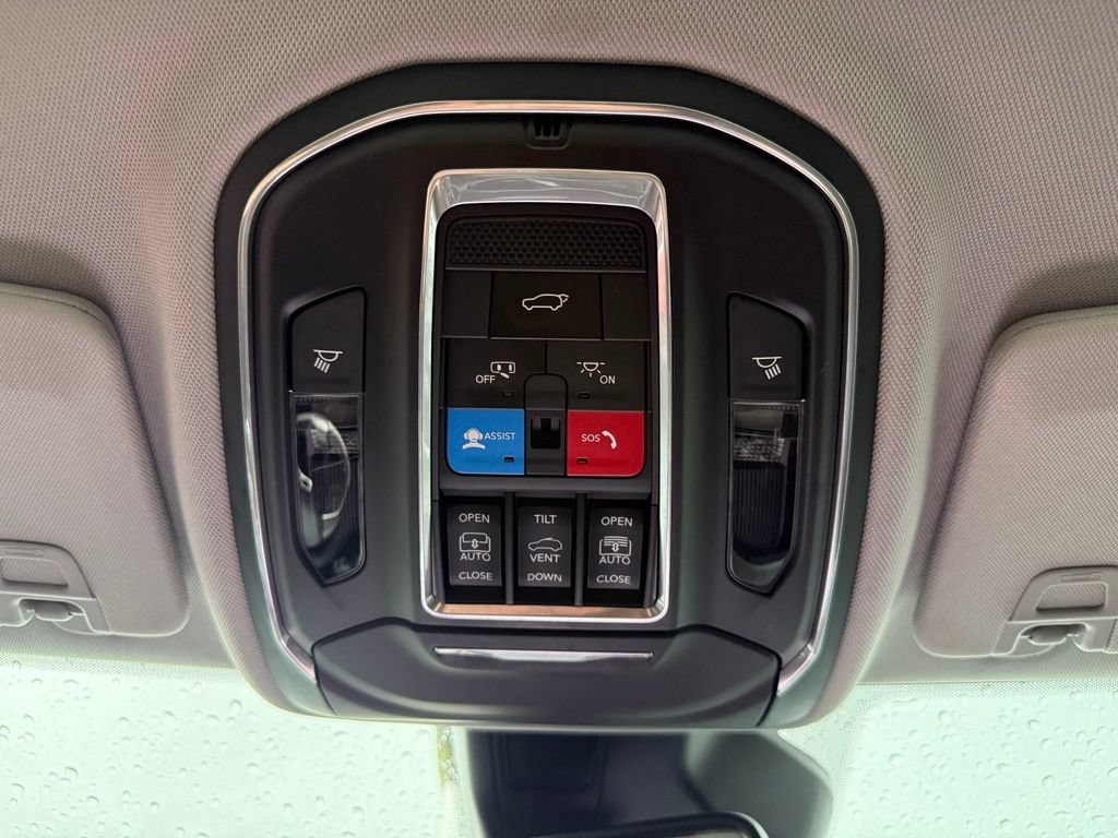 Used 2021 Jeep Grand Cherokee L Limited RWD image 33