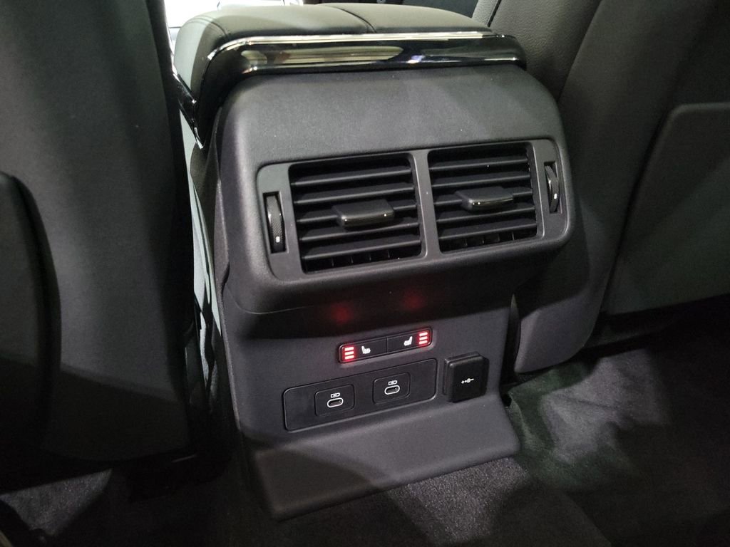 New 2026 Land Rover Range Rover Velar Dynamic SE image 23