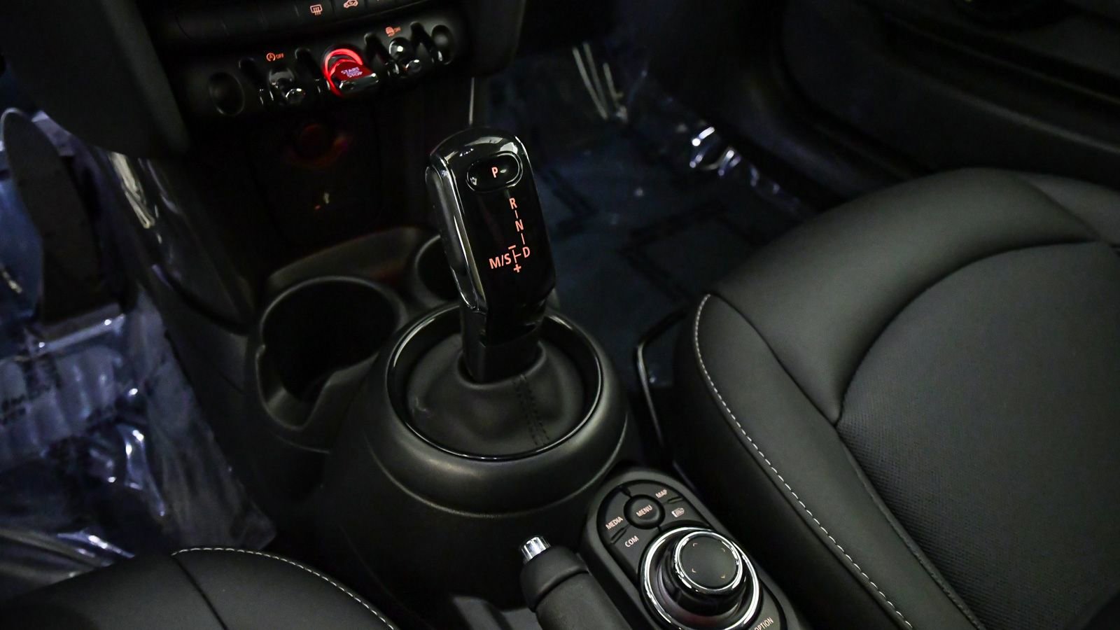 Certified 2024 MINI Cooper 2-Door Hardtop w/ Storage Package FWD image 20