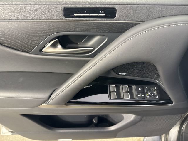 Used 2024 Lexus LX 600 4WD w/ Luxury Package image 22
