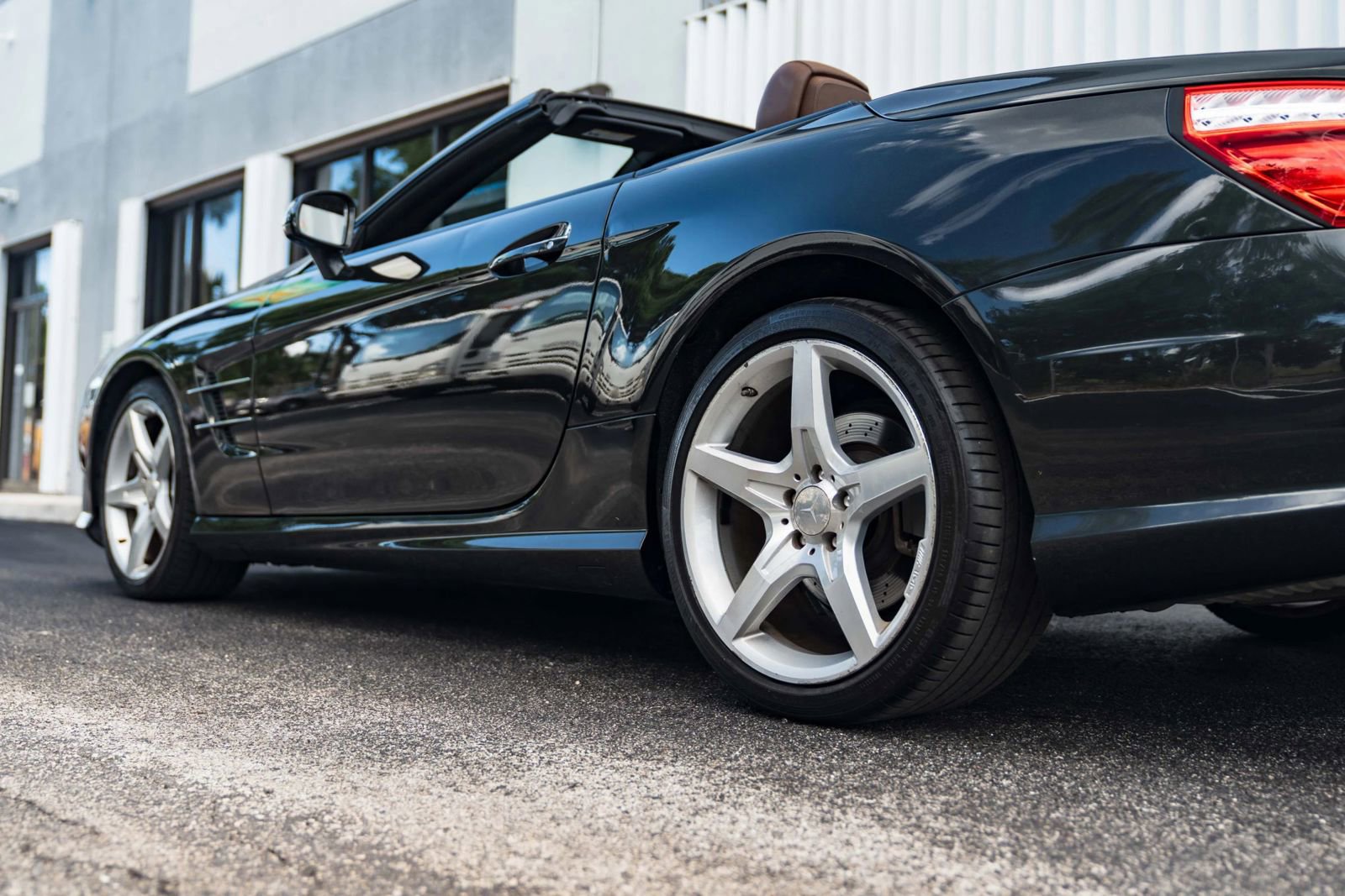 Used 2015 Mercedes-Benz SL 550 image 6