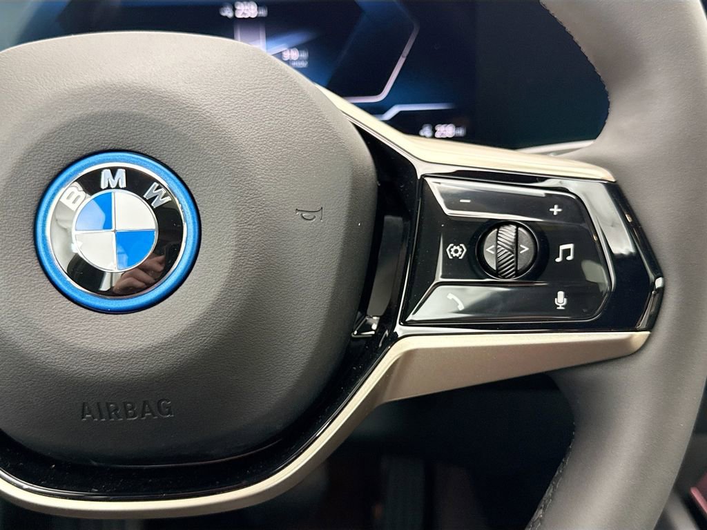 New 2026 BMW i5 eDrive40 w/ Premium Package image 12