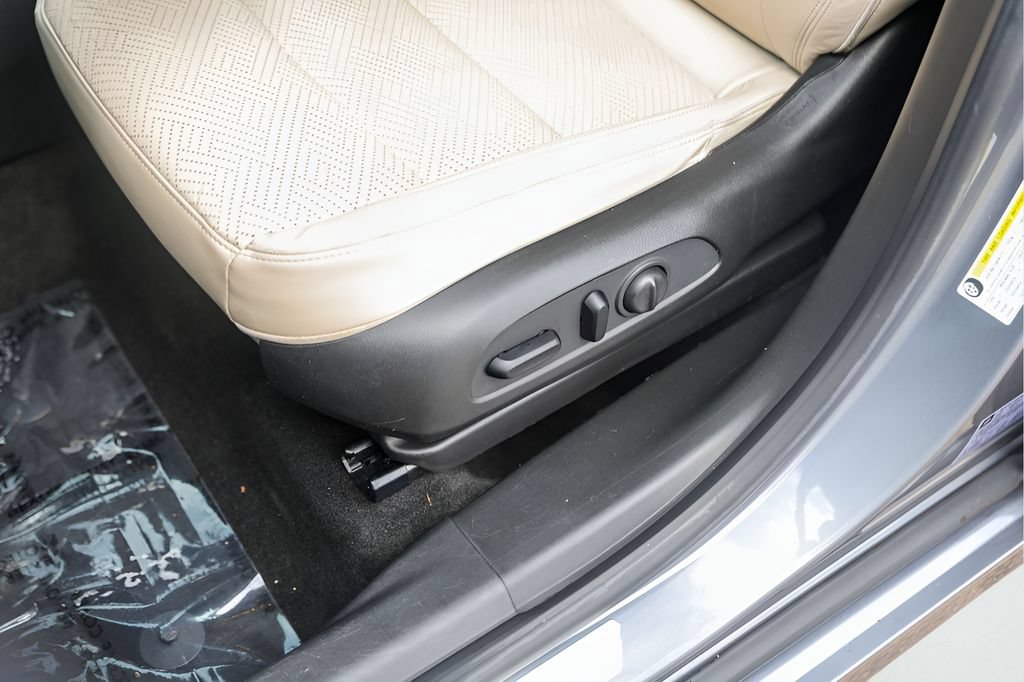 Used 2022 Buick Encore GX Essence w/ Experience Buick Package FWD image 11