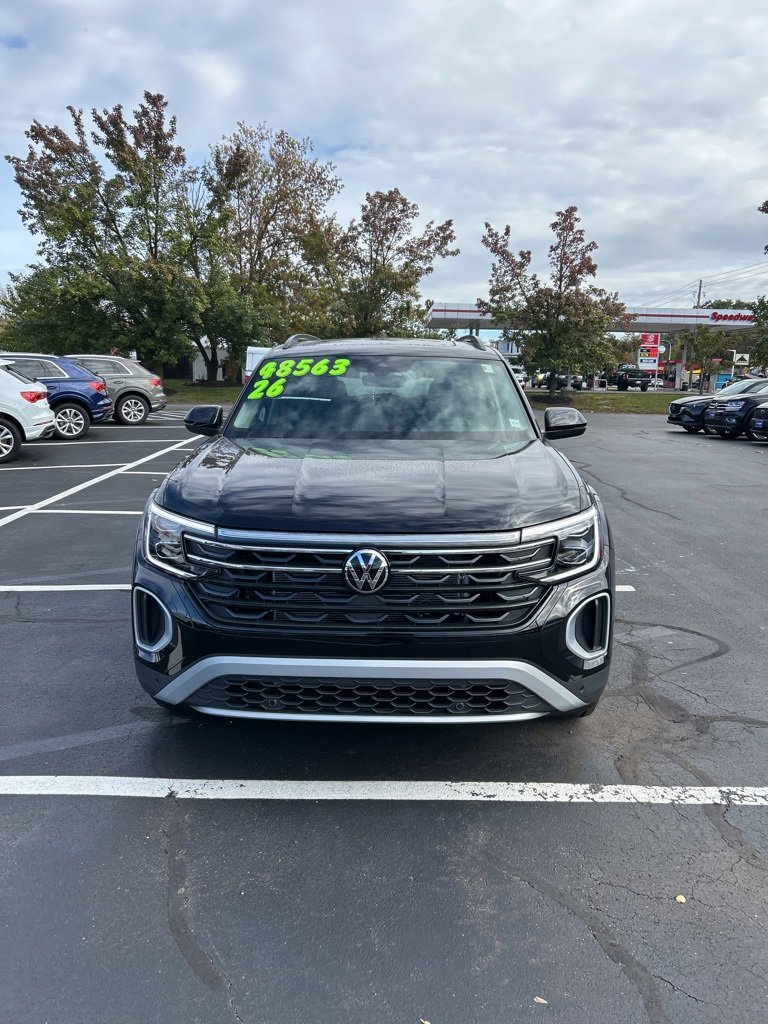 New 2026 Volkswagen Atlas Peak Edition image 1