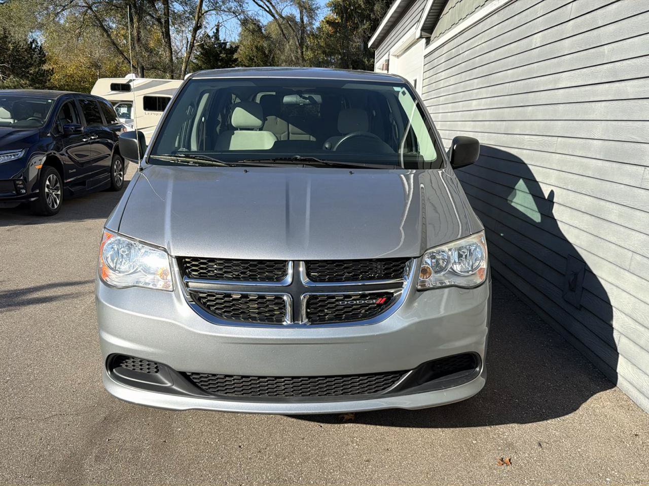 Used 2016 Dodge Grand Caravan SE w/ Quick Order Package 29E SE FWD image 19