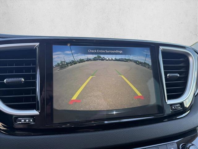 Used 2023 Chrysler Pacifica Touring-L FWD image 18