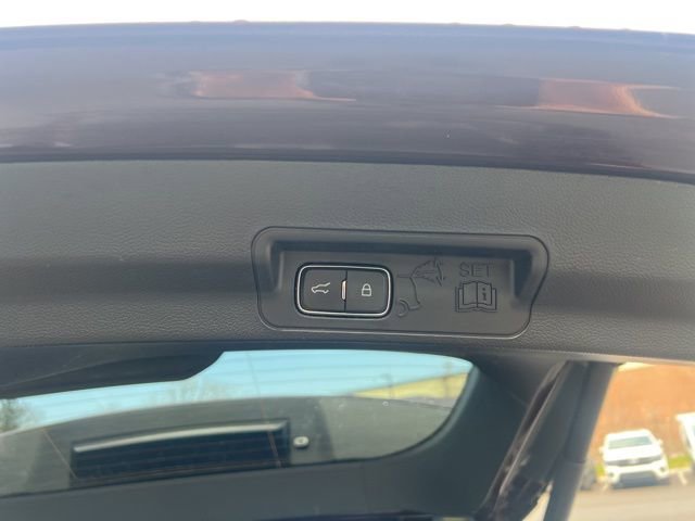 Used 2023 Ford Explorer XLT w/ Equipment Group 202A AWD/4WD image 17