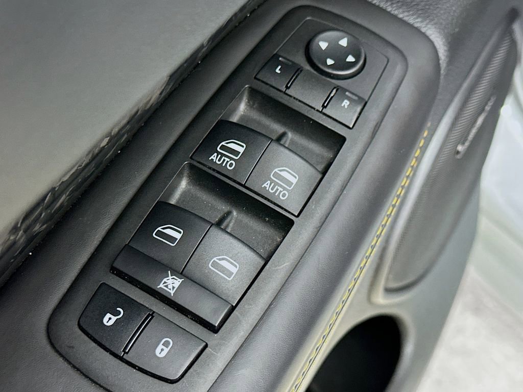 Used 2023 Dodge Durango R/T w/ Hemi Orange Plus Package RWD image 21