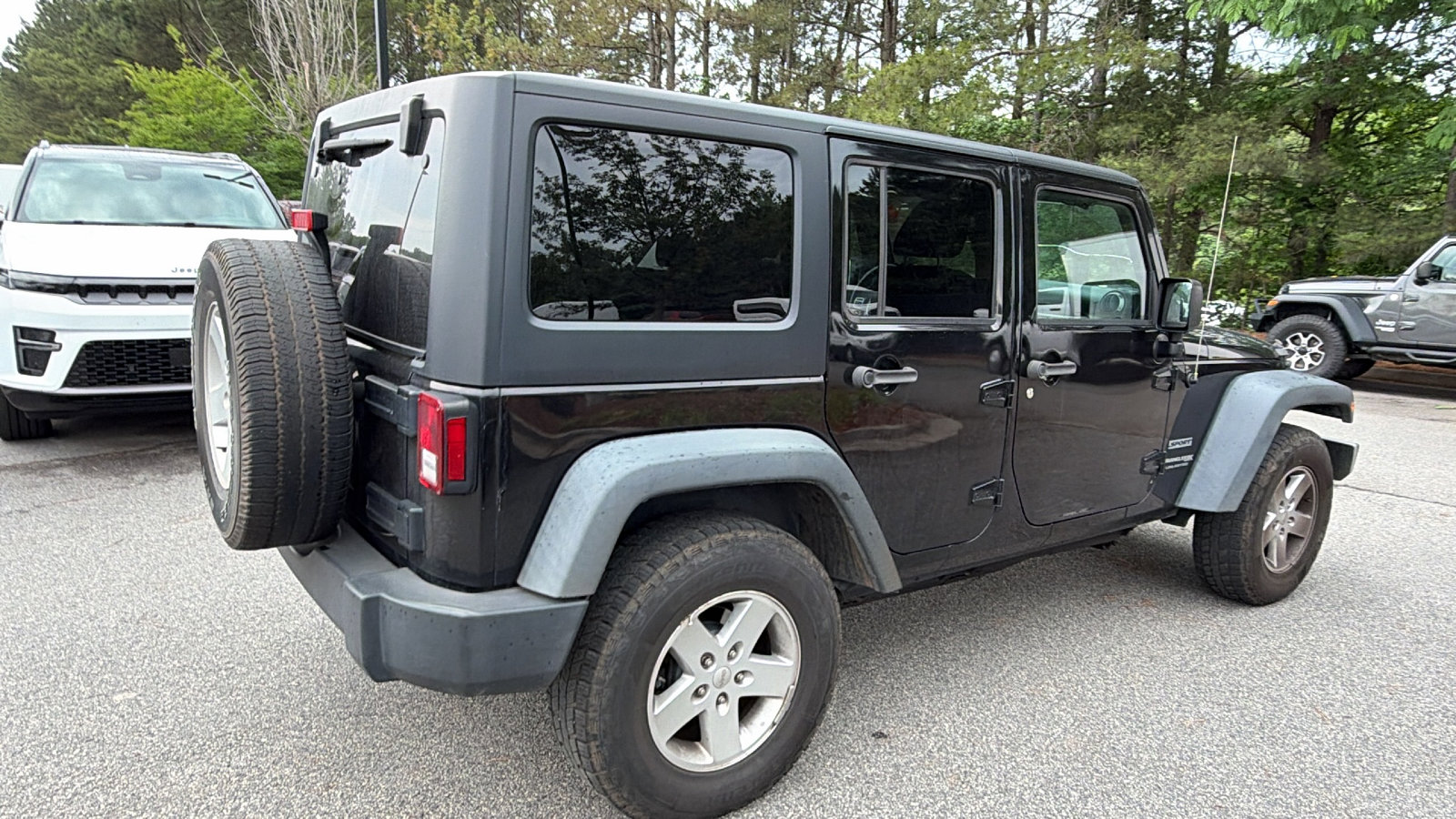 Used 2018 Jeep Wrangler Unlimited Sport S AWD/4WD image 8