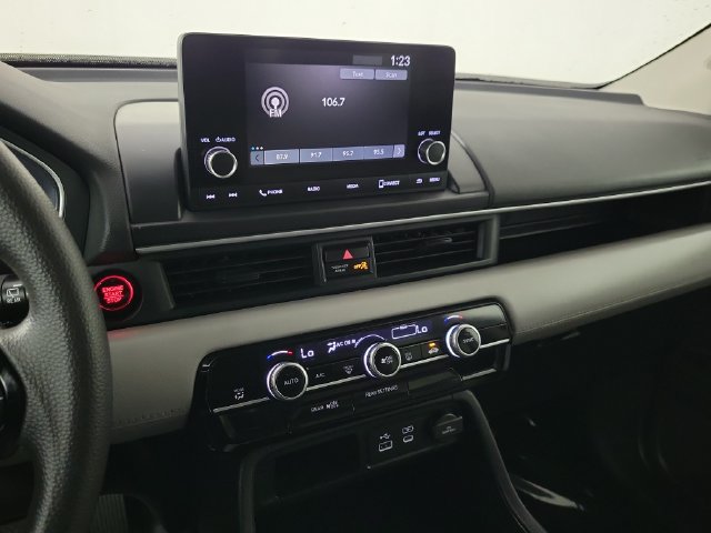 Used 2023 Honda Pilot LX image 30