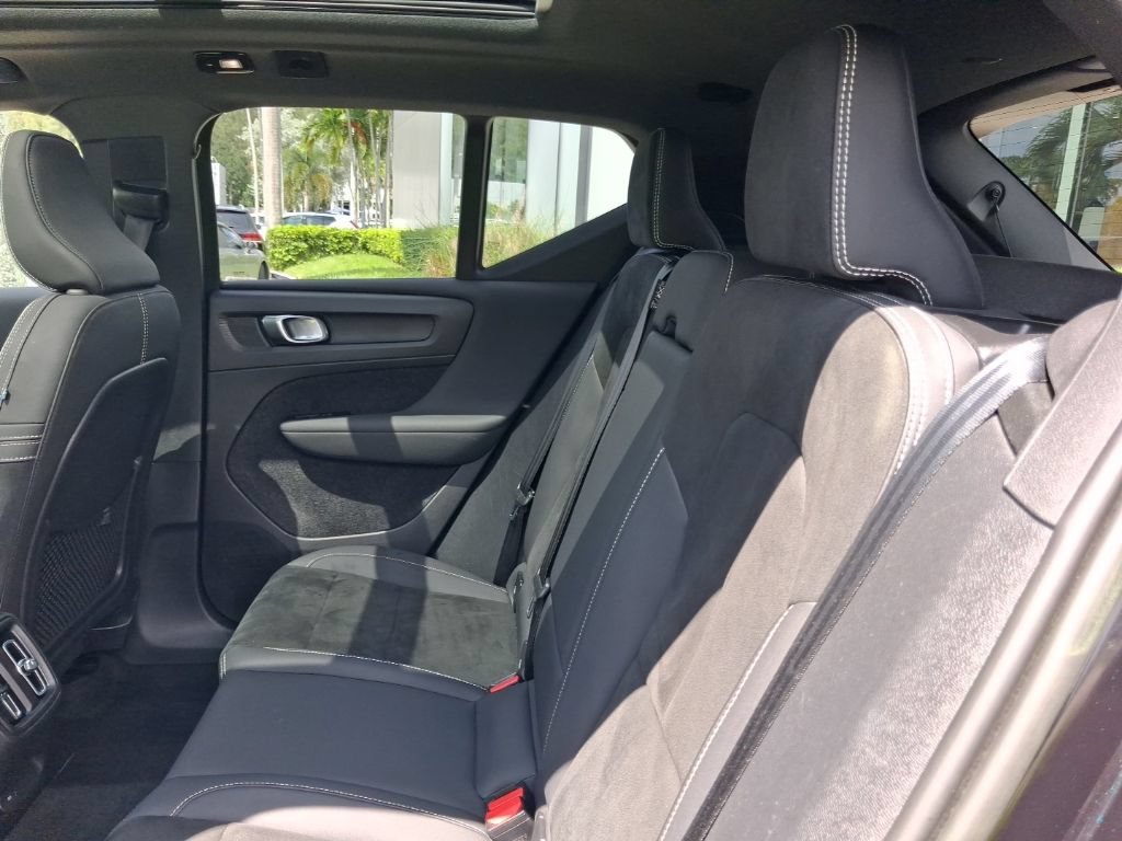 Used 2023 Volvo XC40 Recharge Plus AWD/4WD image 8