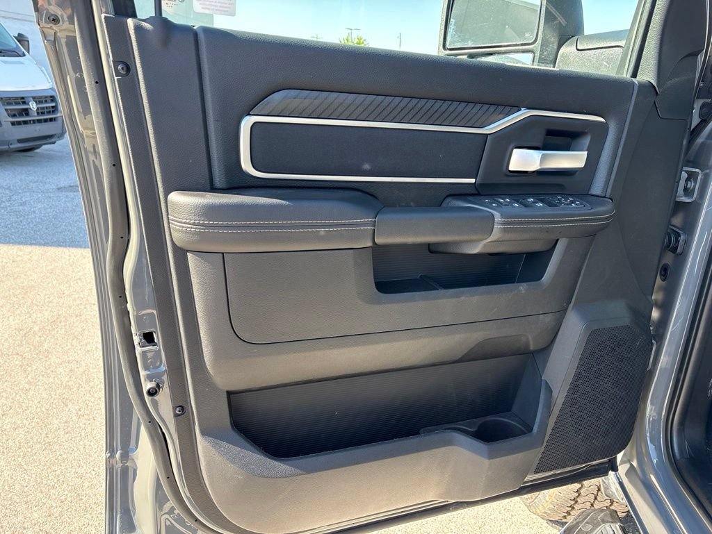 New 2026 RAM 2500 Big Horn AWD/4WD image 8