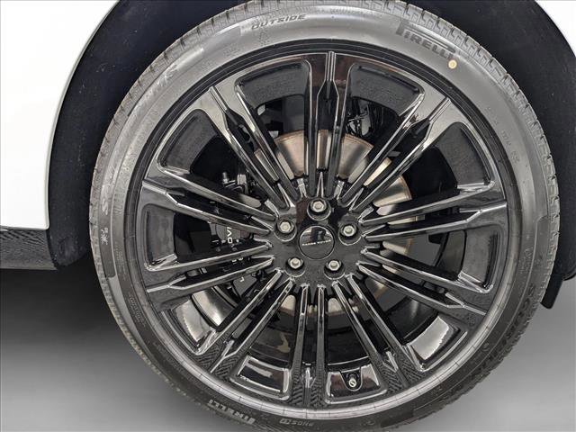 New 2026 Land Rover Range Rover Long Wheelbase SE image 19