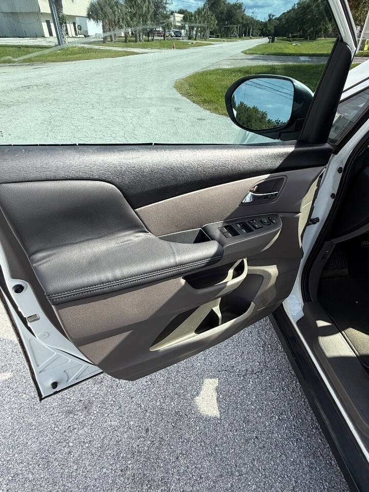 Used 2014 Honda Odyssey EX-L image 12