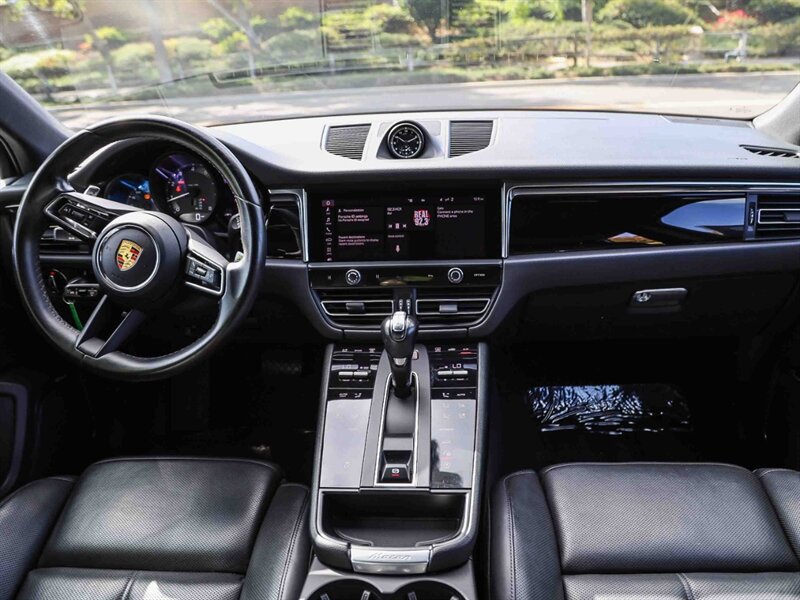 Used 2023 Porsche Macan w/ Premium Package Plus AWD/4WD image 18
