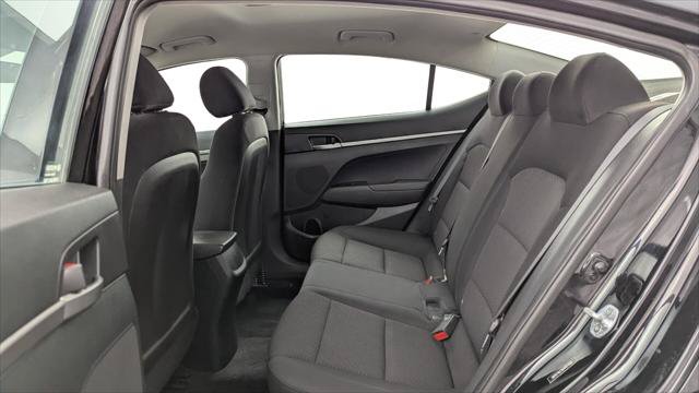 Used 2019 Hyundai Elantra SE w/ Cargo Package FWD image 17