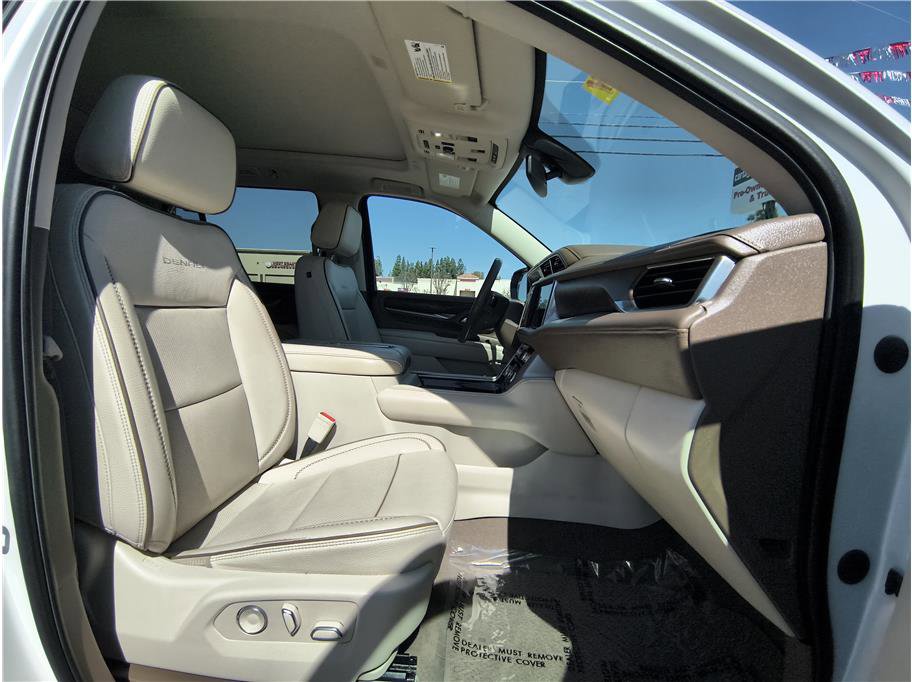 Used 2021 GMC Yukon Denali w/ LPO, Illumination Package image 14