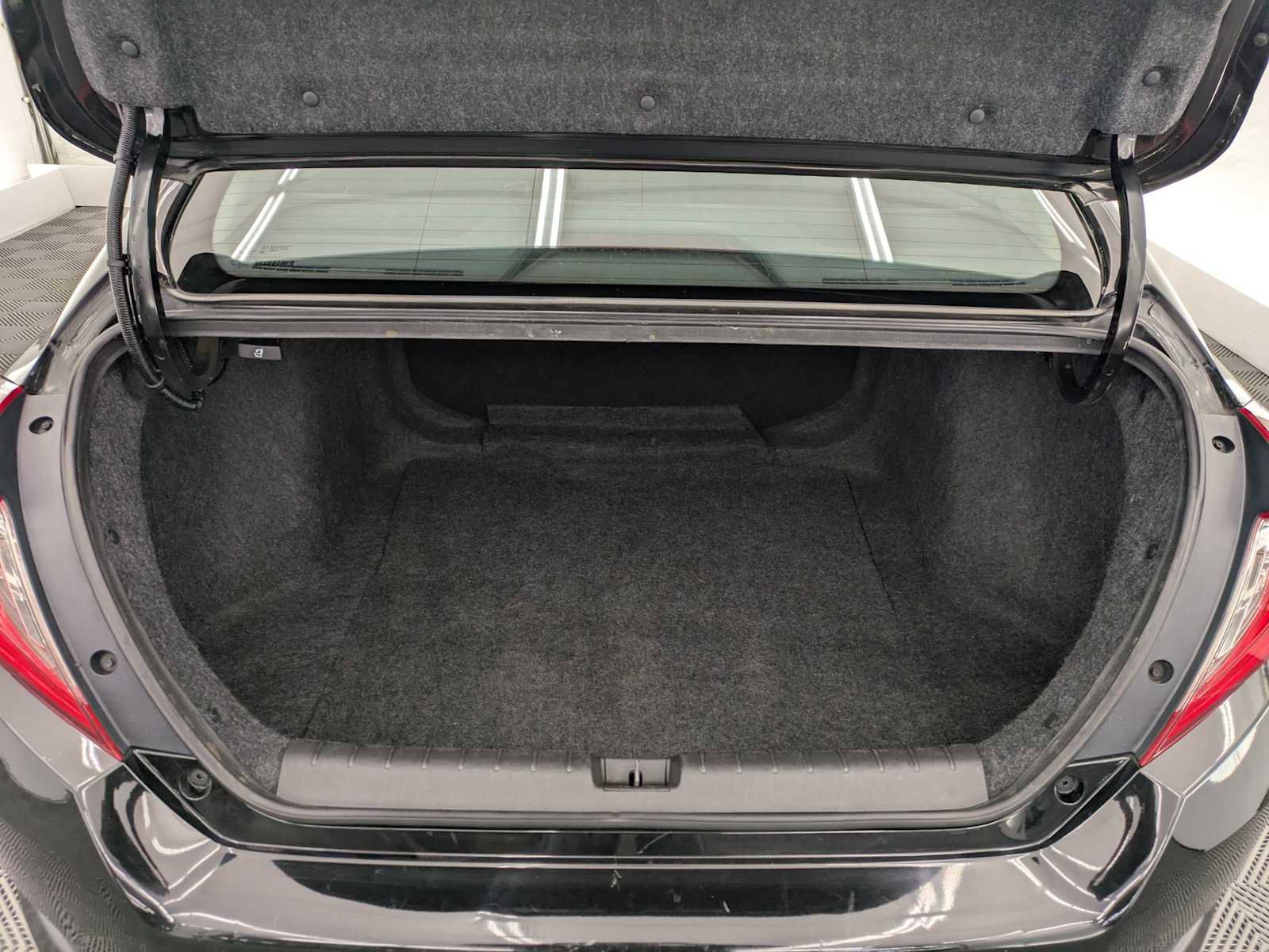 Used 2020 Honda Civic LX image 32