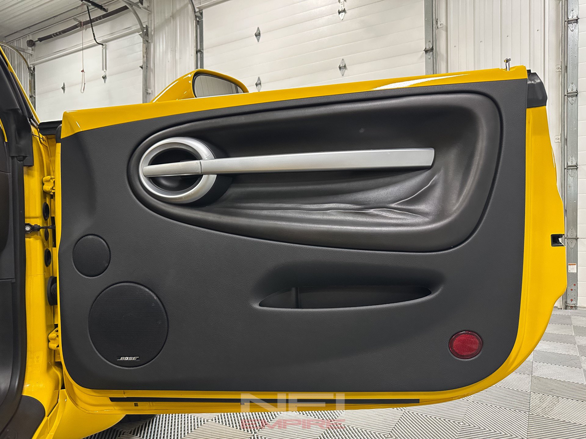 Used 2004 Chevrolet SSR w/ Preferred Equipment Group RWD image 44