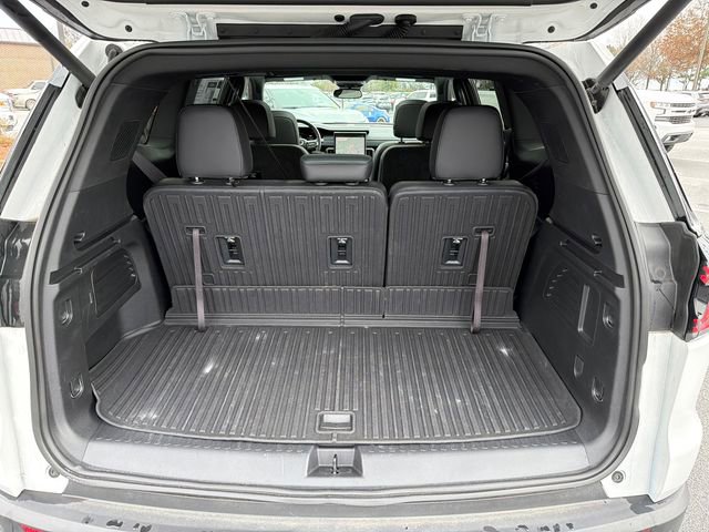 Used 2024 GMC Acadia AT4 w/ Luxury Package image 18