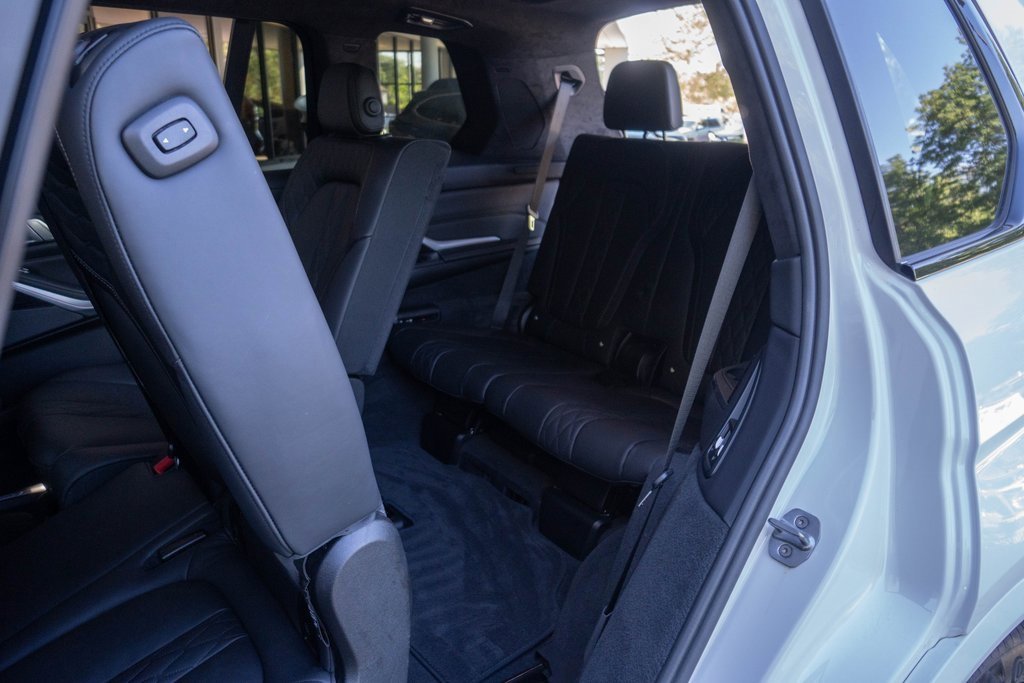 Used 2020 BMW X7 M50i w/ Dynamic Handling Package image 25