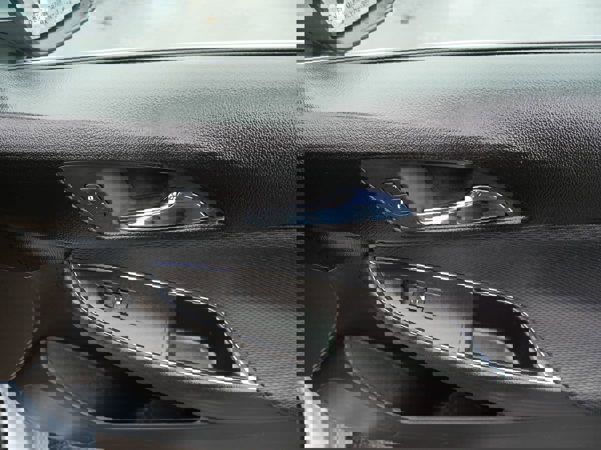 Used 2017 Chevrolet Cruze LT w/ Convenience Package image 19