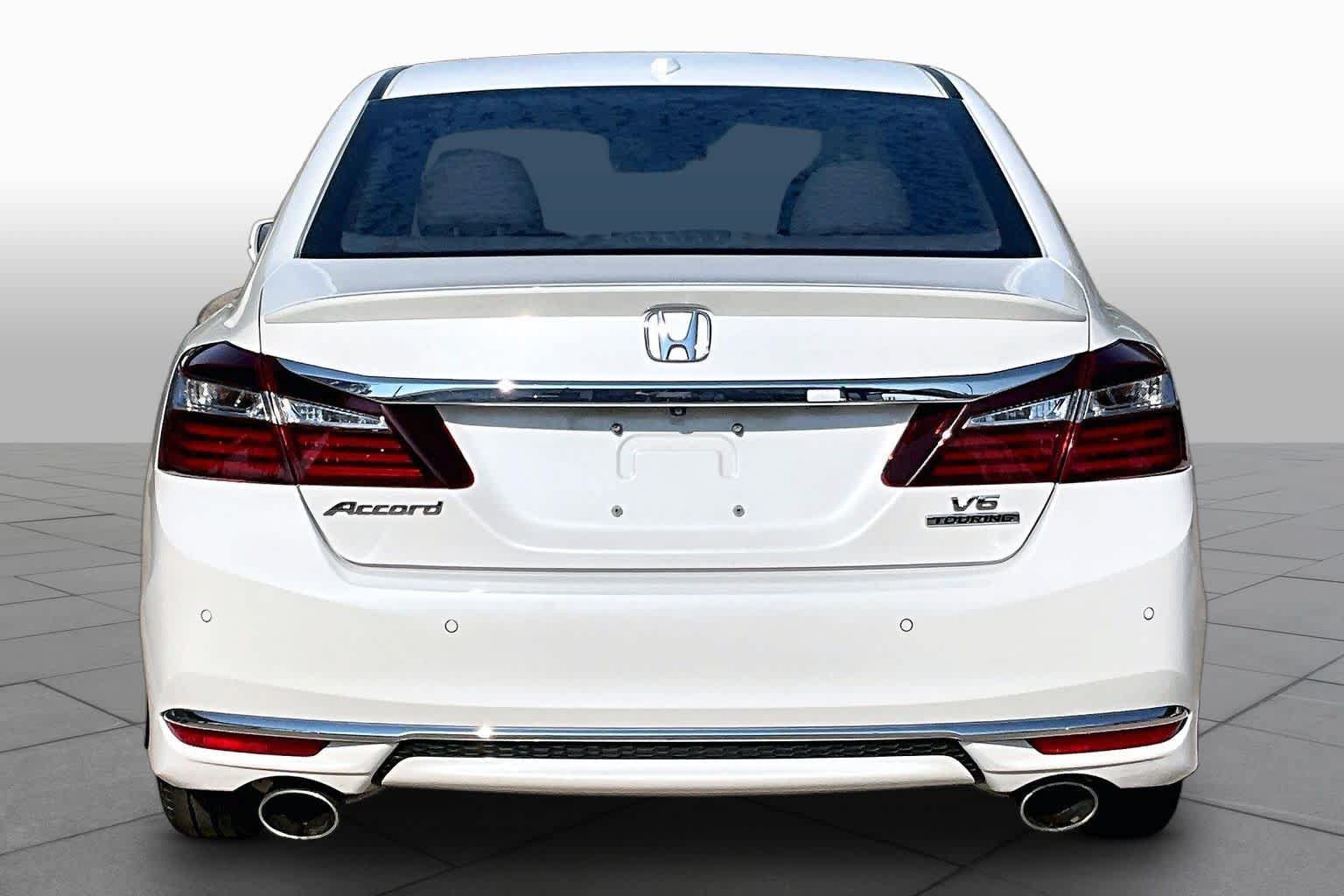 Certified 2017 Honda Accord Touring image 5