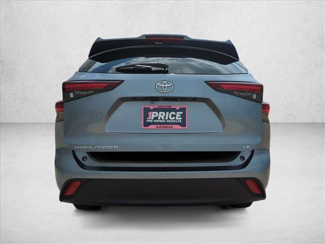 Used 2024 Toyota Highlander LE FWD image 7