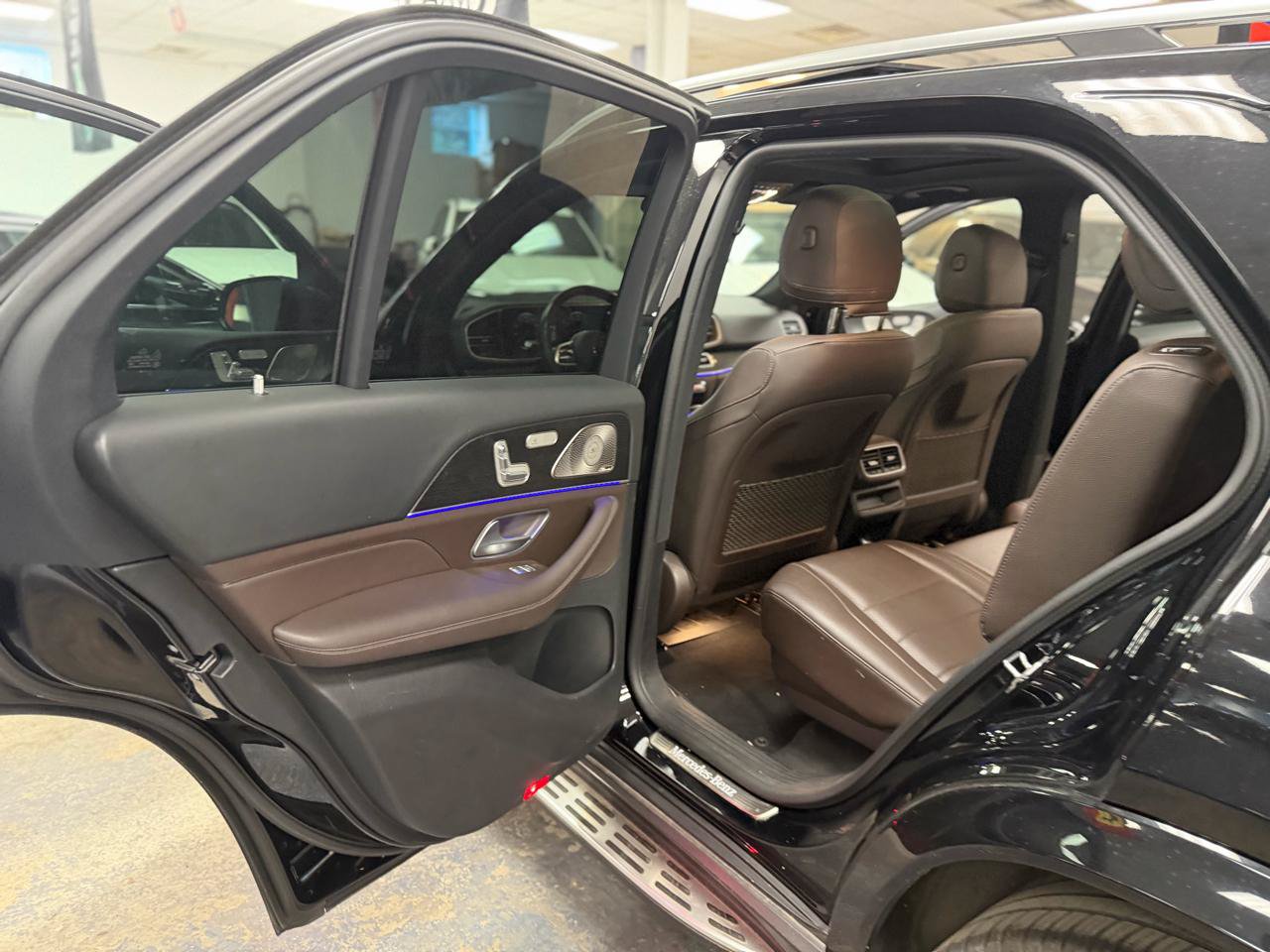 Used 2022 Mercedes-Benz GLE 350 4MATIC w/ AMG Line Exterior image 37