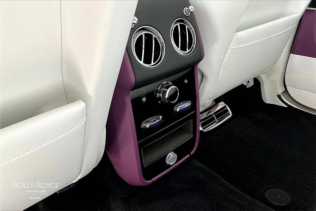 Certified 2025 Rolls-Royce Cullinan image 30