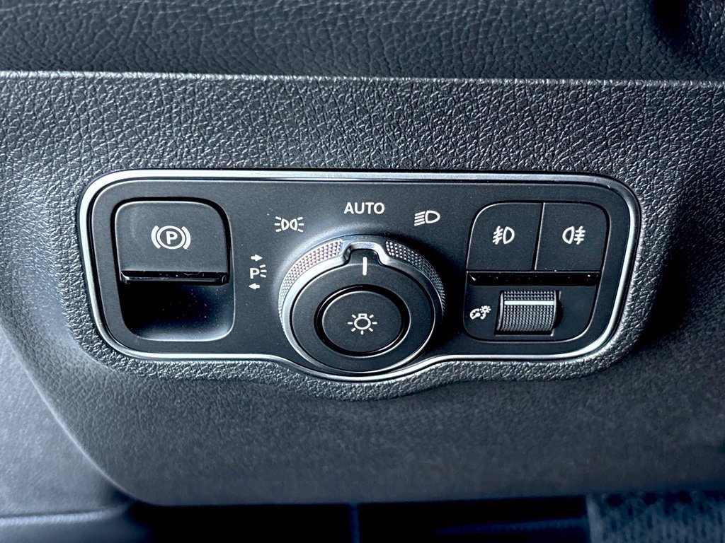 New 2026 Mercedes-Benz GLB 250 4MATIC image 17