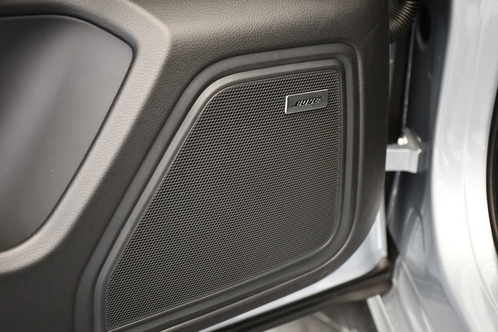 Certified 2026 Porsche Macan Turbo AWD/4WD image 38
