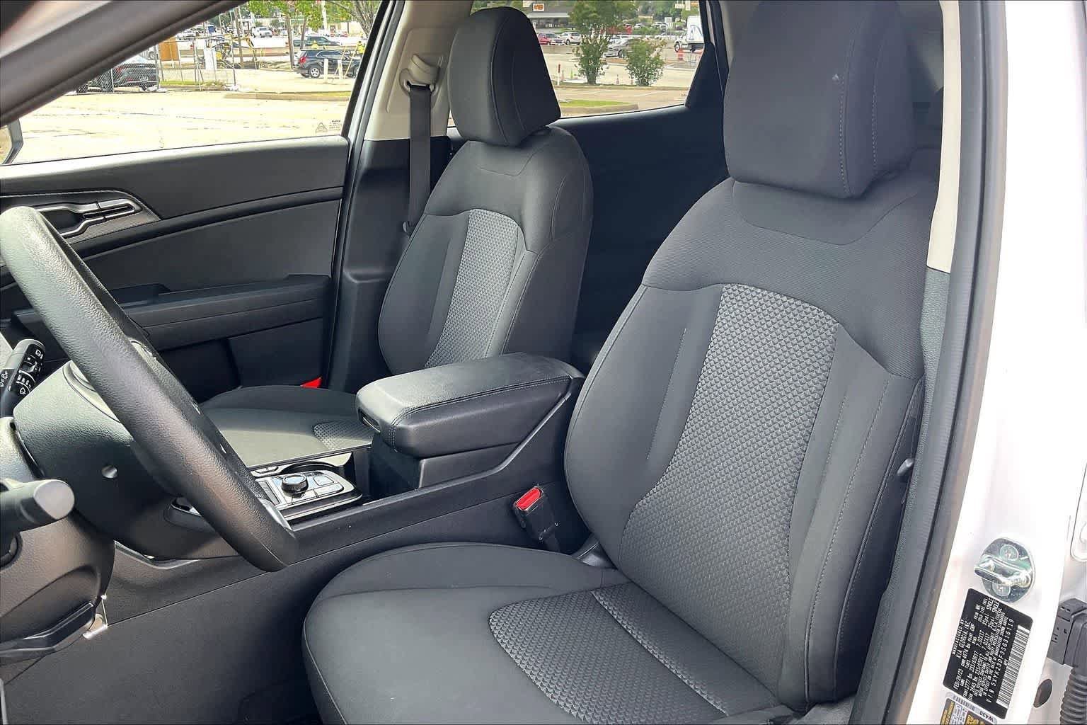 Certified 2025 Kia Sportage LX image 11