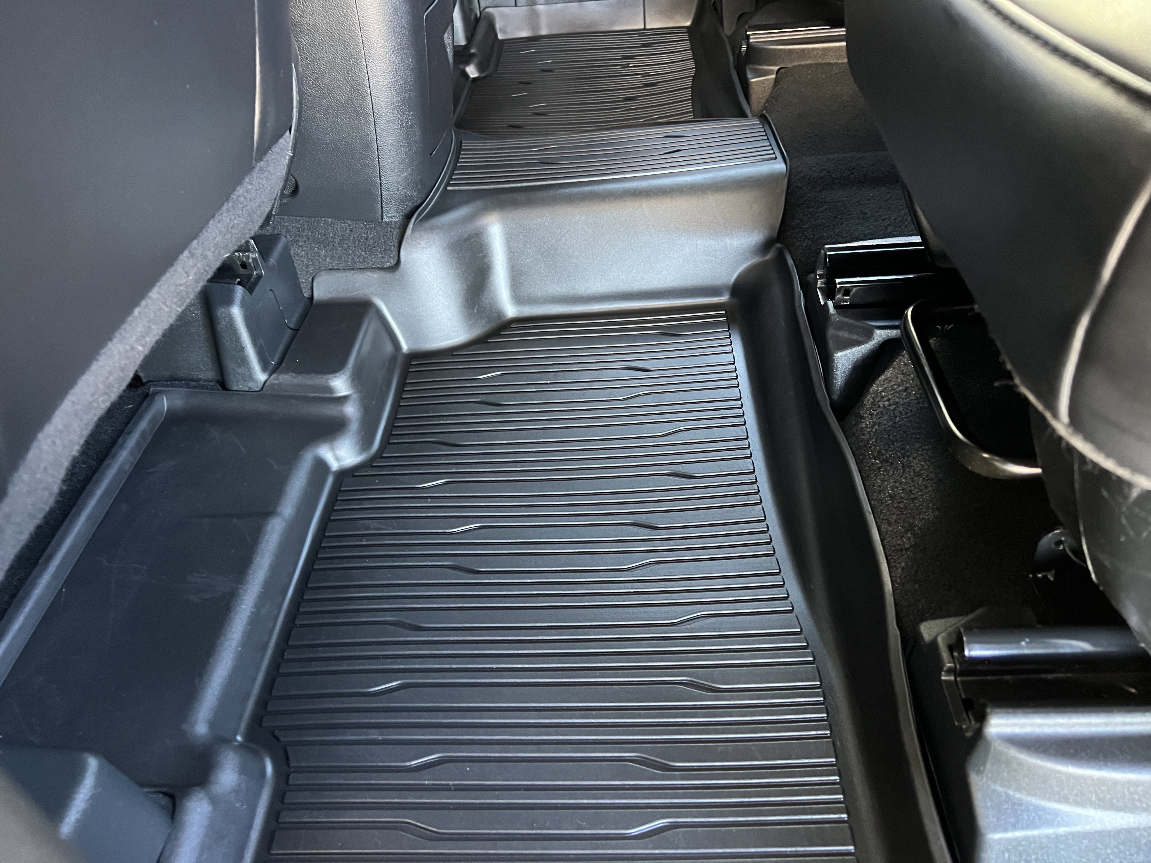 Used 2023 Ford Explorer XLT w/ Equipment Group 202A image 23