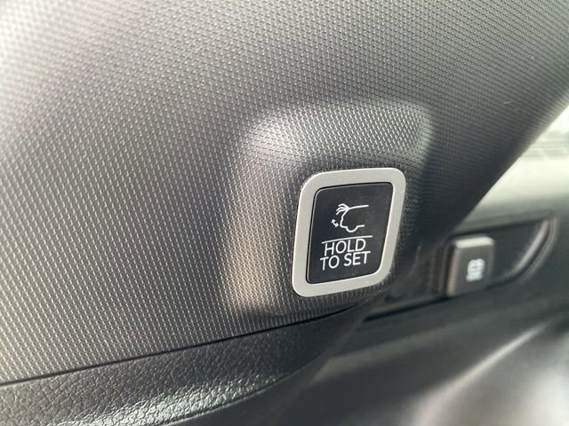 Used 2024 Jeep Grand Cherokee Altitude image 6