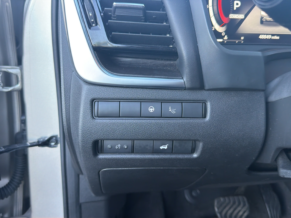 Certified 2021 Nissan Rogue Platinum FWD image 40