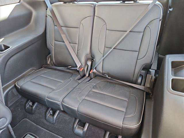 Used 2022 GMC Acadia Denali w/ Denali Ultimate Package FWD image 21
