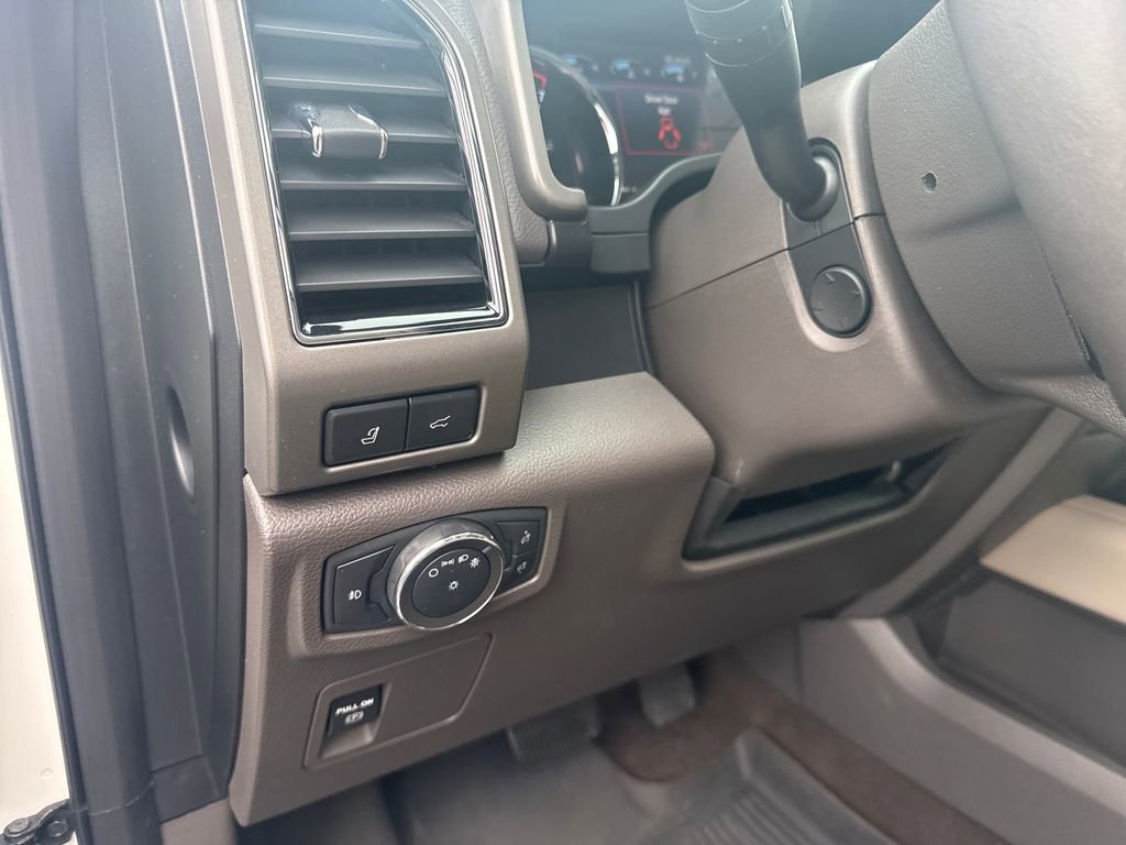 Used 2020 Ford Expedition XLT w/ Equipment Group 202A image 25