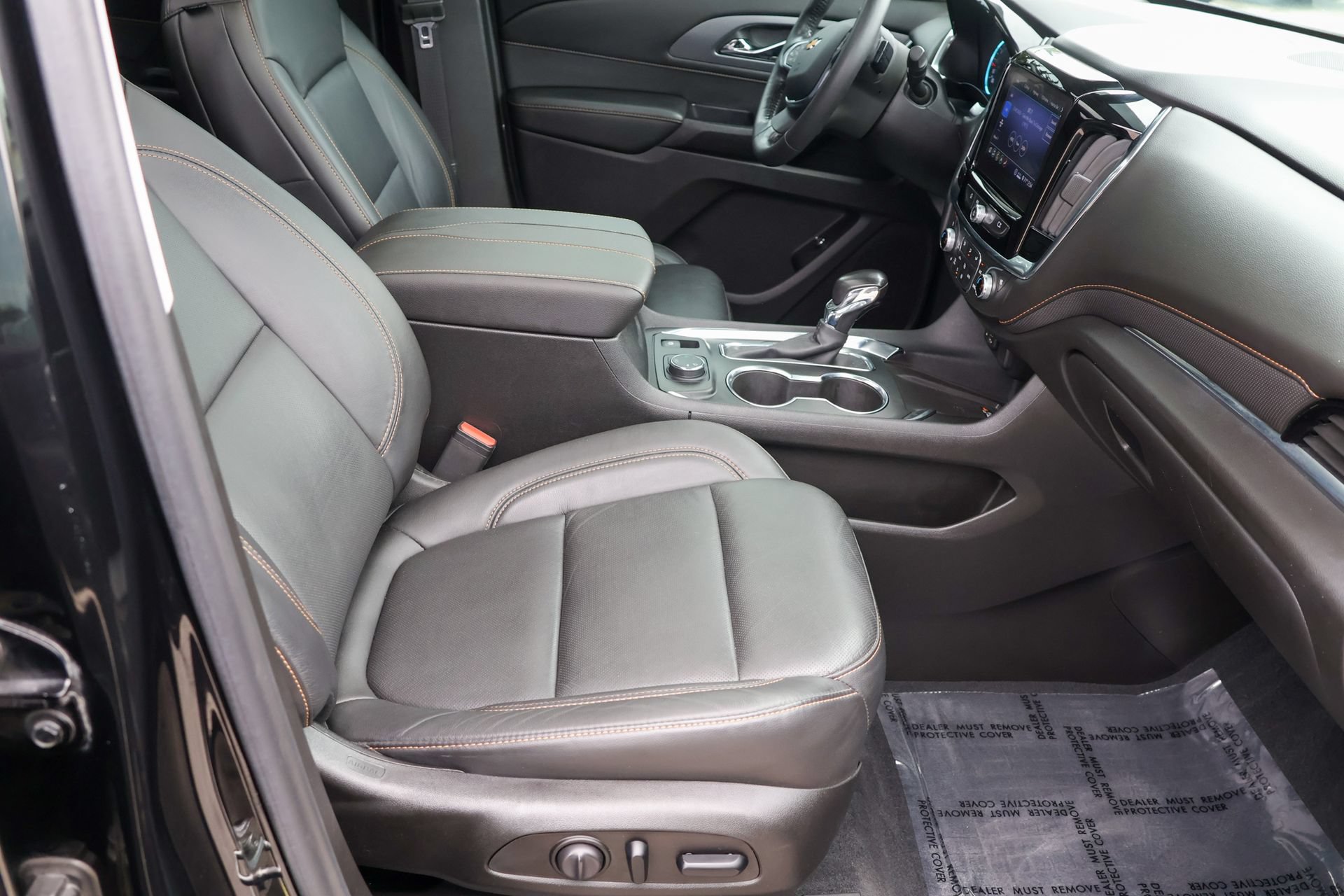 Used 2021 Chevrolet Traverse Premier w/ Redline Edition AWD/4WD image 32