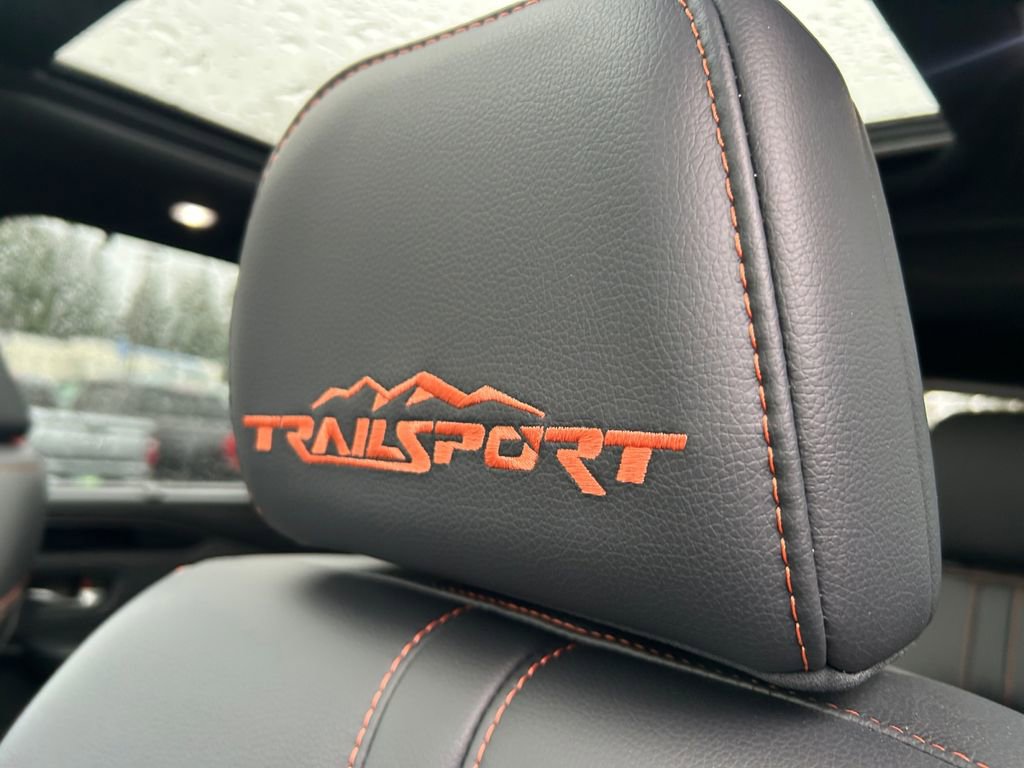 Used 2025 Honda Pilot TrailSport image 36