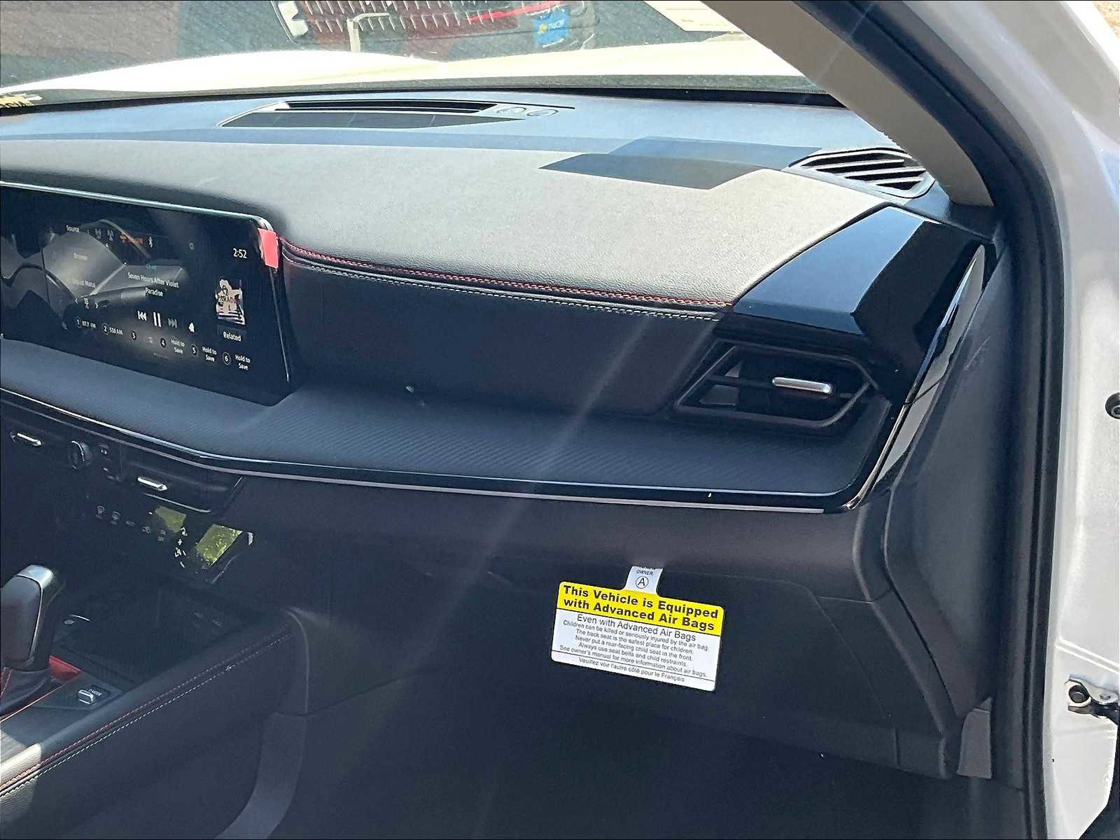 New 2025 Nissan Kicks SR image 9