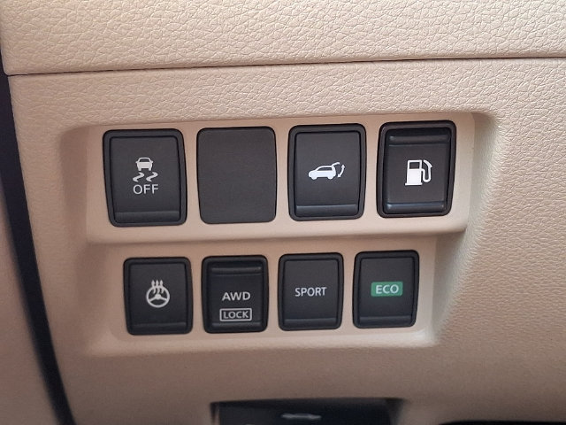 Used 2018 Nissan Rogue SV w/ Premium Package AWD/4WD image 26