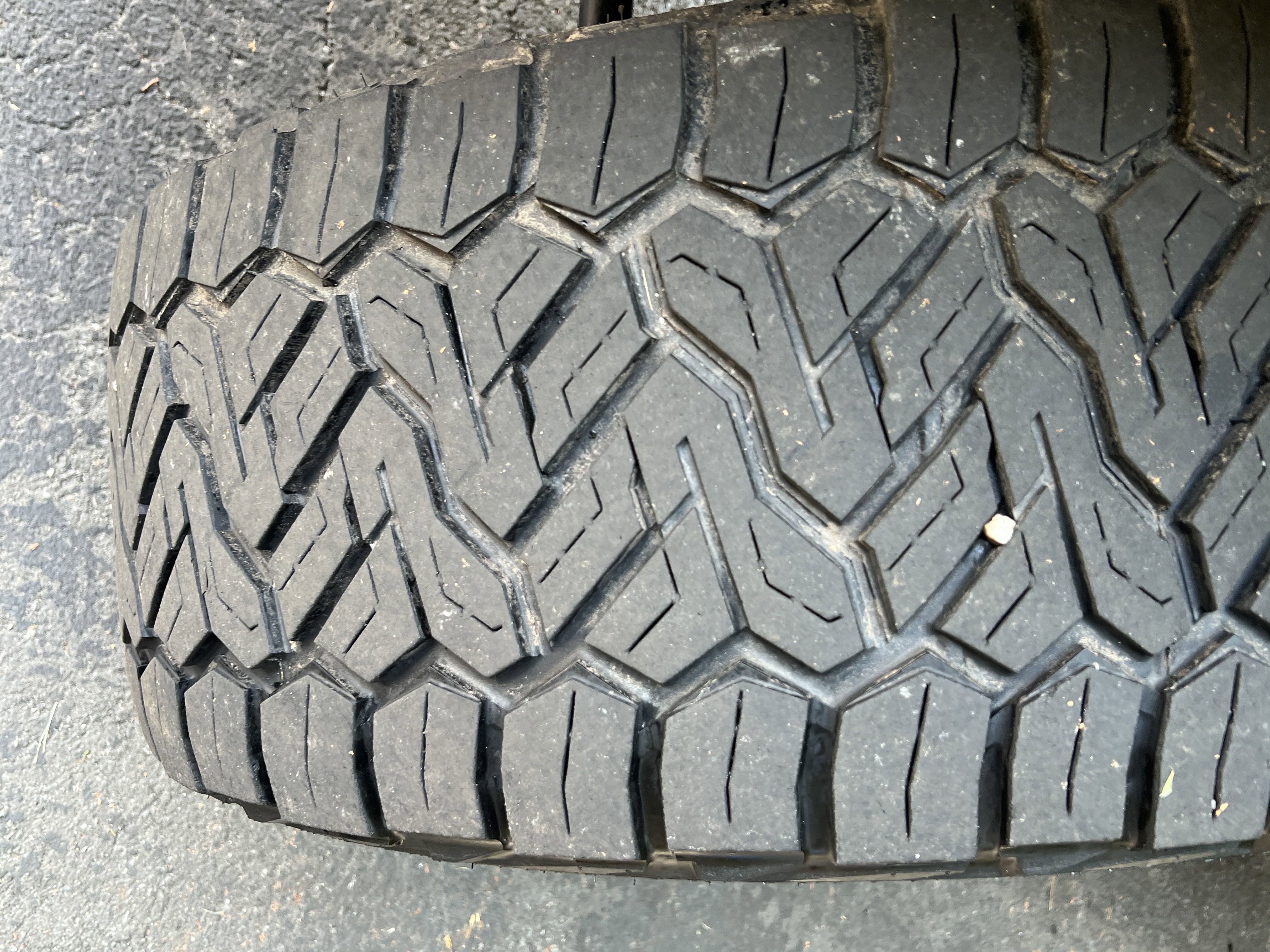 Used 2023 Ford F250 Lariat w/ Sport Appearance Package image 12