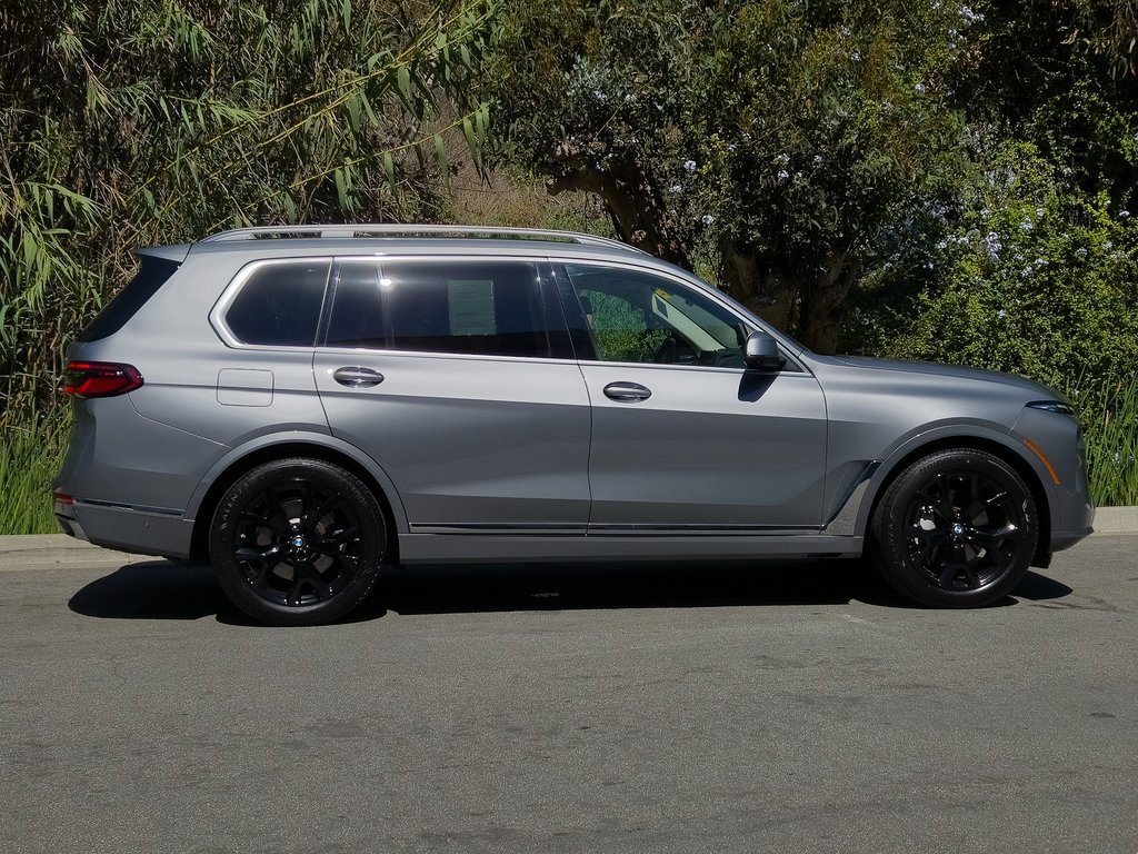 Used 2023 BMW X7 xDrive40i w/ Premium Package image 4