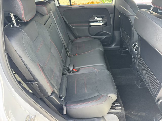 Used 2025 Mercedes-Benz GLB 250 image 8
