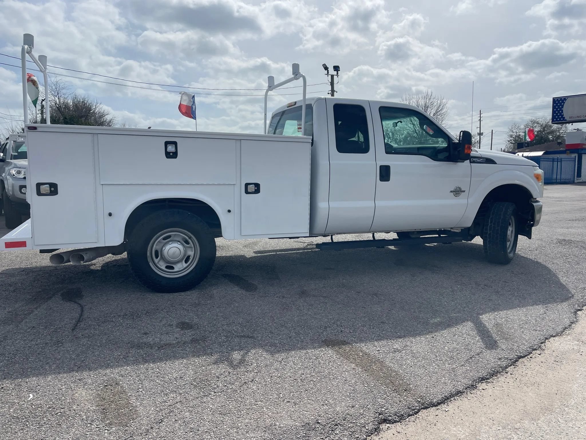Used 2015 Ford F250 XL w/ Power Equipment Group AWD/4WD image 6