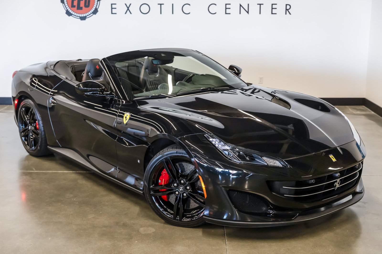 Used 2020 Ferrari Portofino RWD image 2