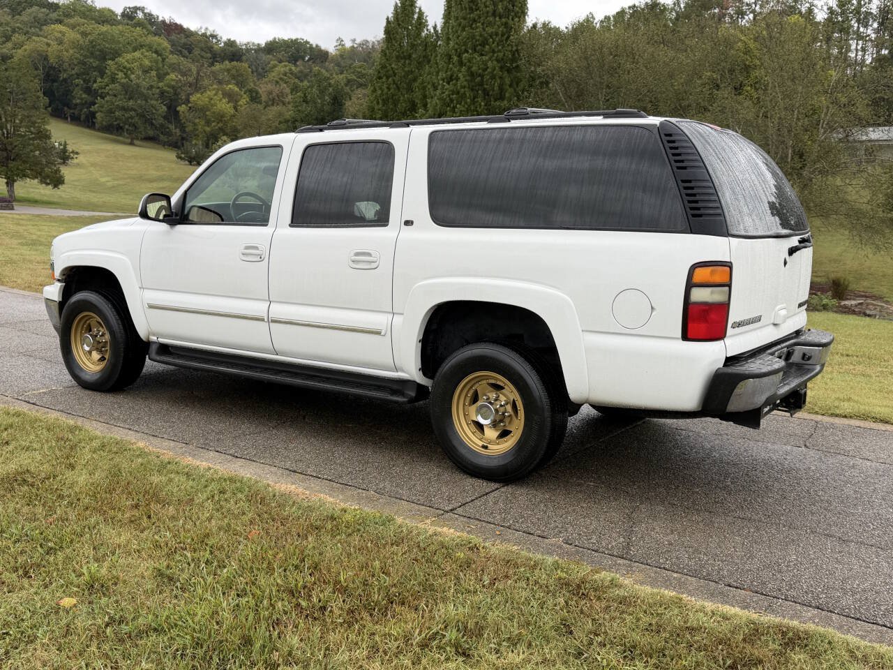 Used 2004 Chevrolet Suburban 2500 LT w/ Preferred Equipment Group AWD/4WD image 39