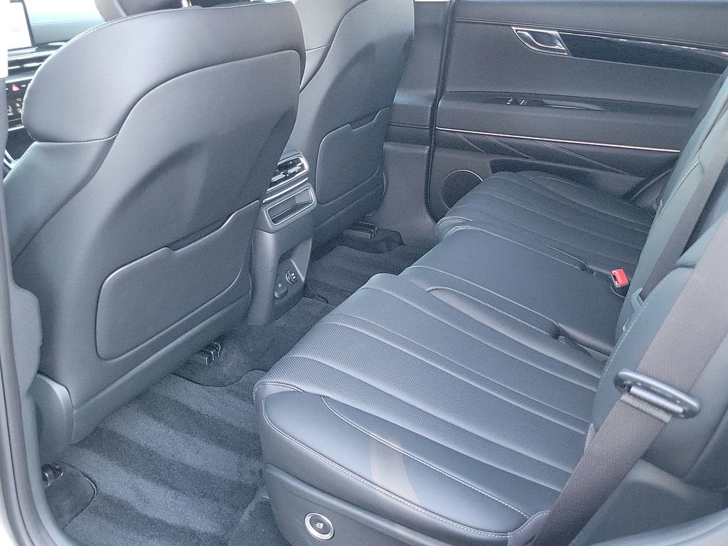 Used 2025 Genesis GV80 2.5T Standard image 20