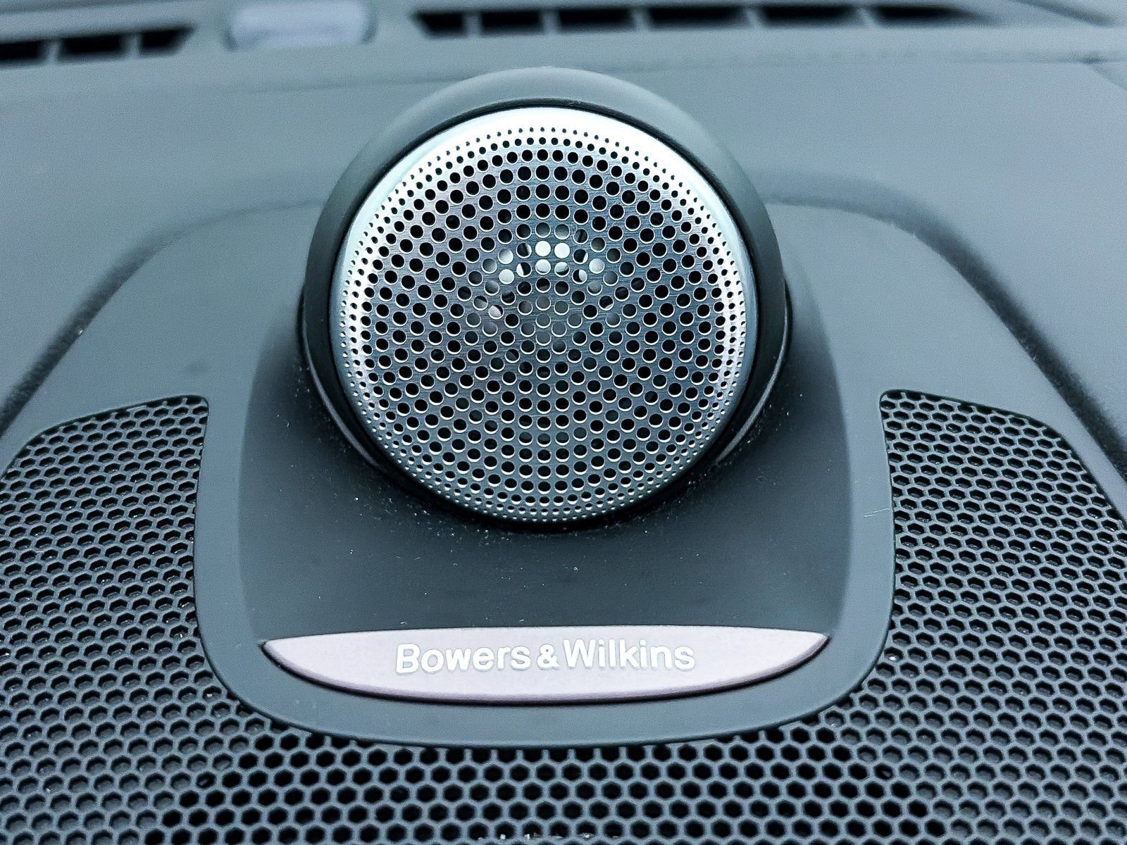 Used 2023 Volvo XC60 B6 Ultimate w/ Protection Package Premier image 5